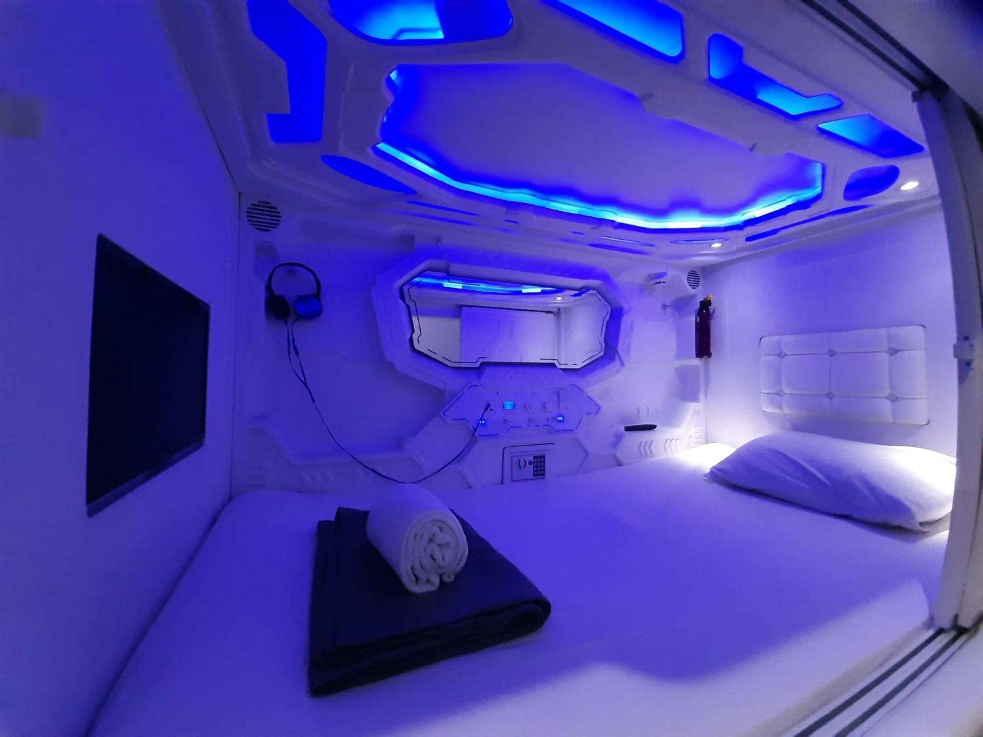 Hotel Shakti Capsule Бандунг Екстер'єр фото